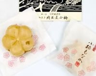 最中（もなか）　小梅最中